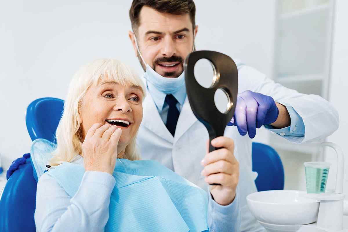 https://dental.wpvender.com/gleaminggrin/wp-content/uploads/2020/01/home-services-4.jpg